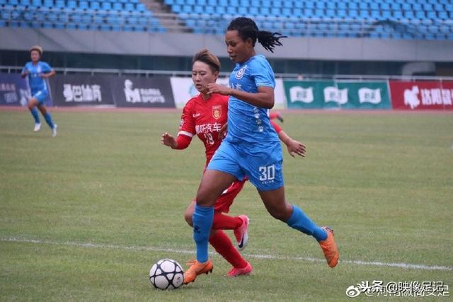 两米二十六高塔难救主，中国女篮暴露战术短板